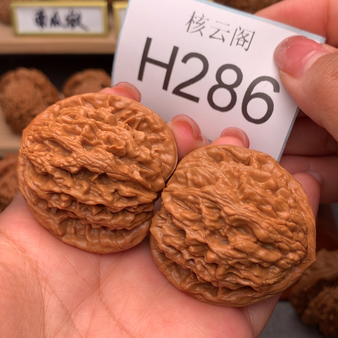 文玩核桃吊坠43麦虎