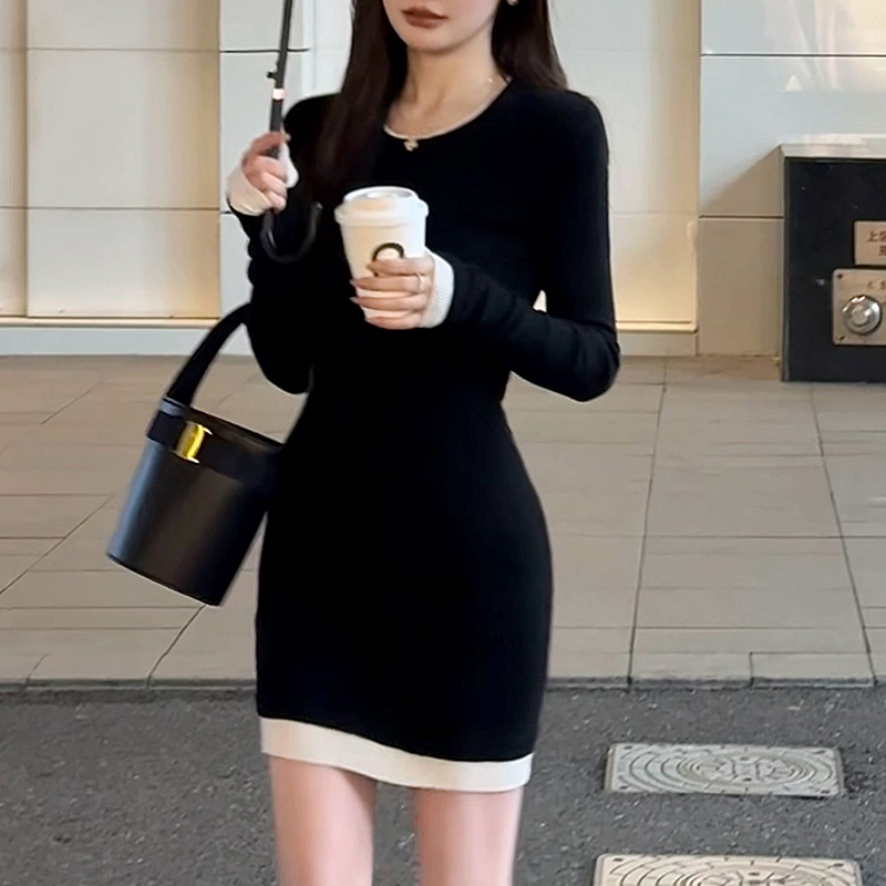 短裙显瘦秋冬黑色连衣裙百搭修身长袖裙子气质针织拼接内搭包臀裙