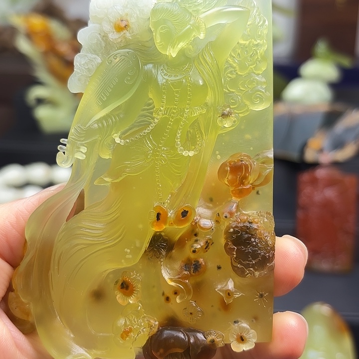 未镶嵌蛇纹石玉挂件微*?