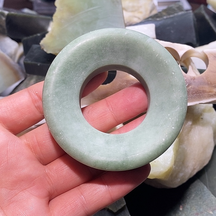 透闪石质玉未镶嵌珠宝半成品