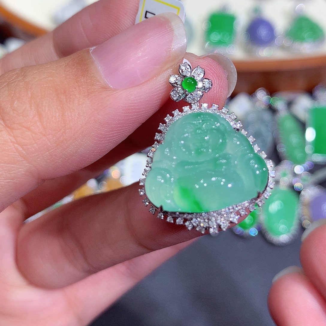 翡翠吊坠(不含链)18K金镶嵌