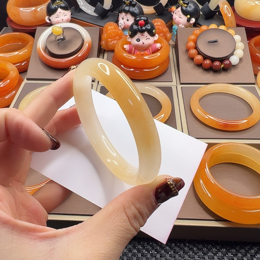 朵***朵石英质玉（黄龙玉）未镶嵌手镯56.5