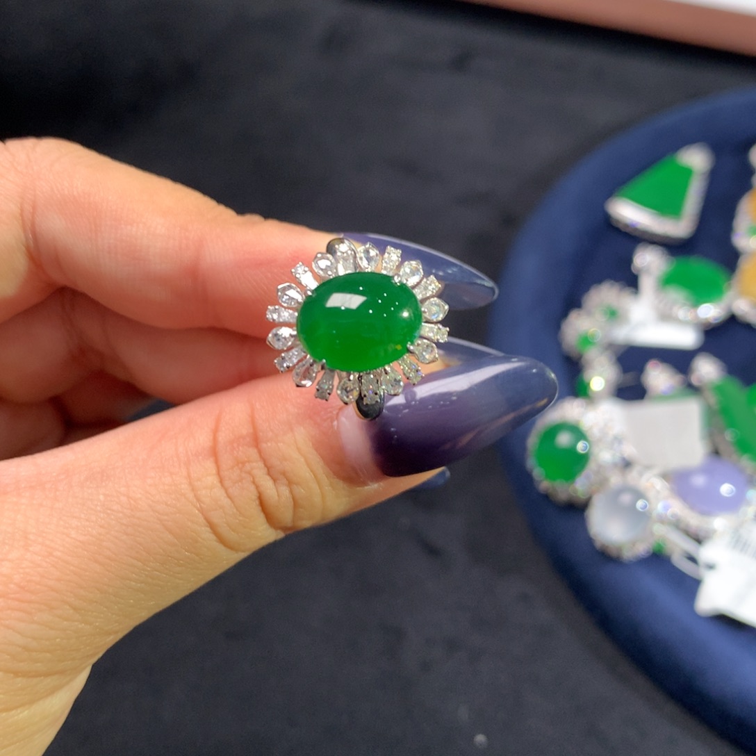 翡翠挂件18K金镶嵌?****姐戒指