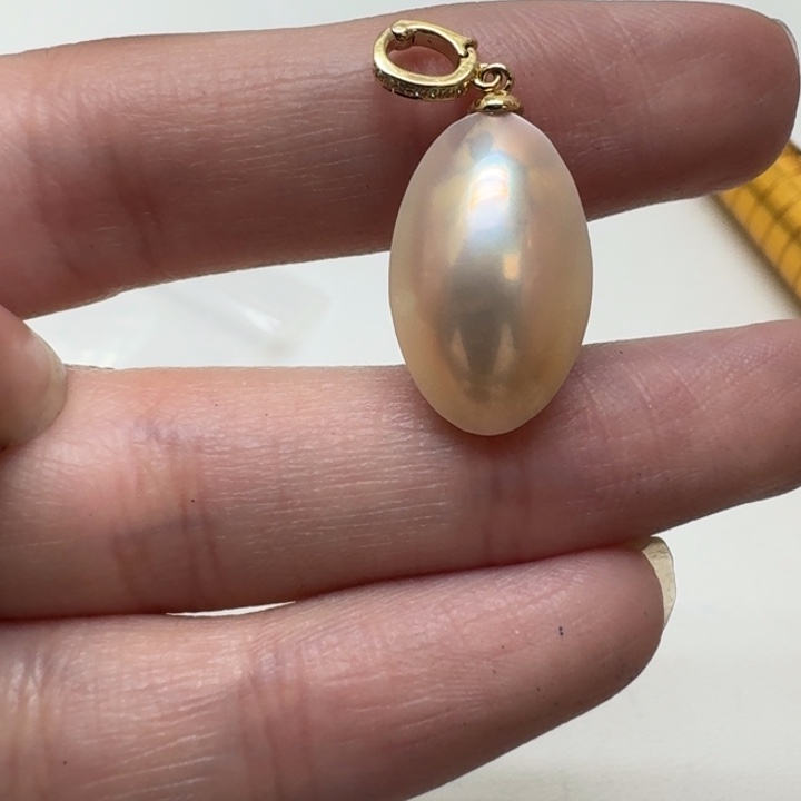 拼合珍珠（马贝珠）18K金镶嵌颈饰