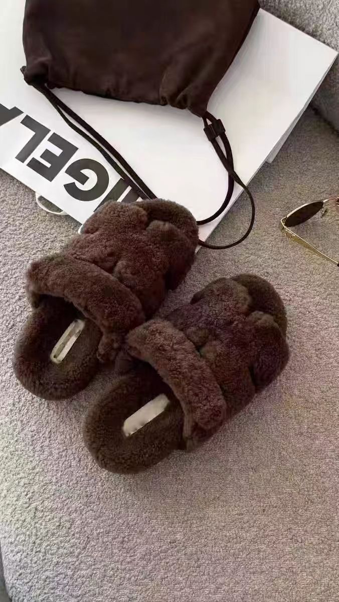 25年春秋季新款外穿羊皮毛一体二舅拖鞋女网红外穿毛毛鞋平底泰迪