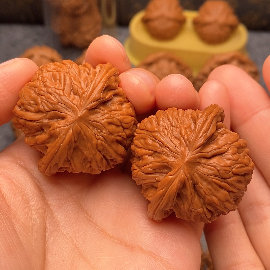 文玩核桃把件山地正磨41全品