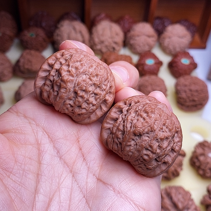 【闪购商品】文玩核桃吊坠36血麒麟