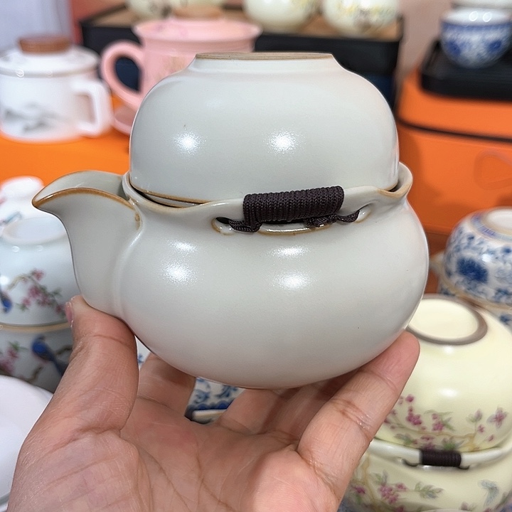 米黄手抓壶一壶一杯汝窑
