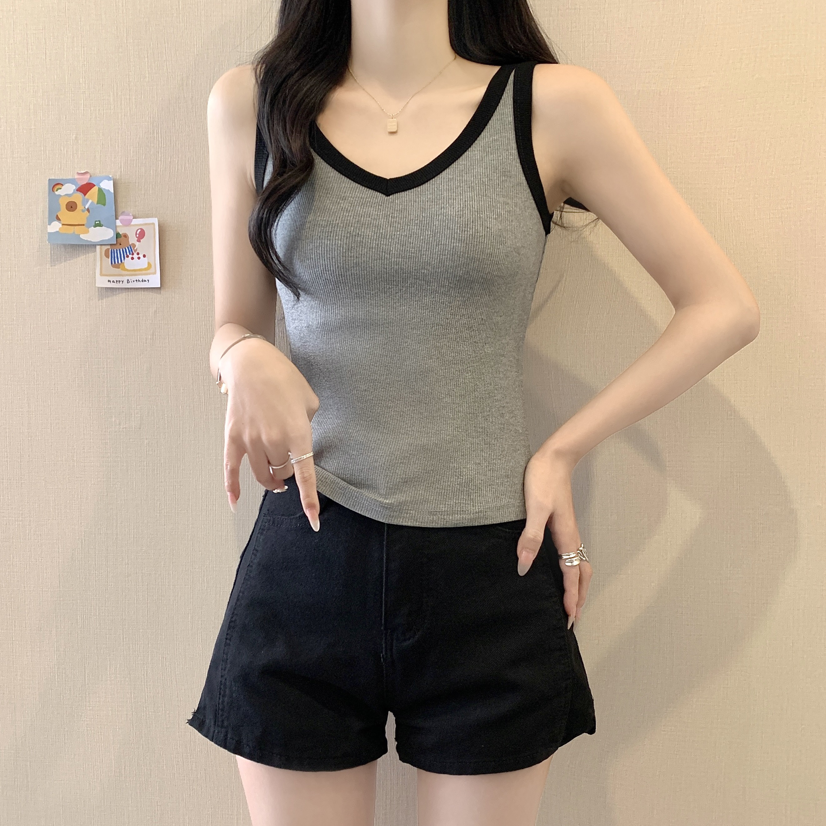【冰姐】2025春夏大码新款V领吊带背心上衣