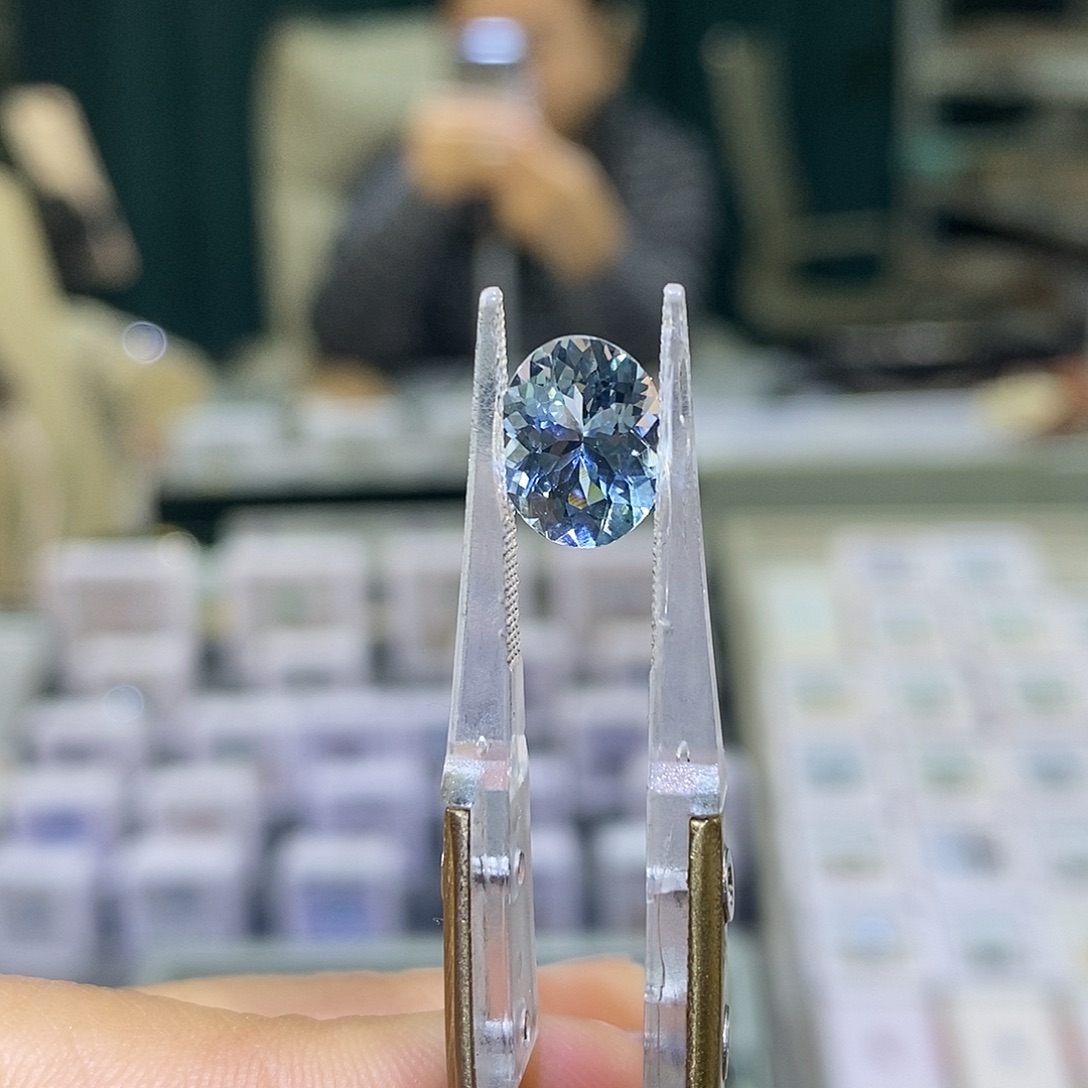 海蓝宝石裸石天然海蓝宝2.03克拉