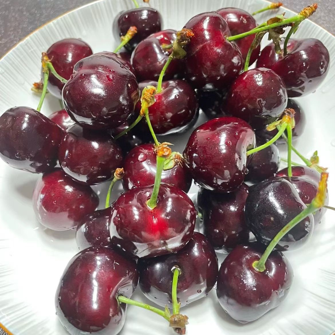 空运 智利车厘子，桑提娜！规格2J，黑车，净重5斤装，内附果径卡