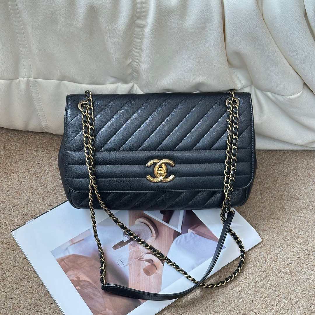 95新 Chanel/香奈儿 Chanel 黑金 牛皮 斜纹拼接口盖包/662285133