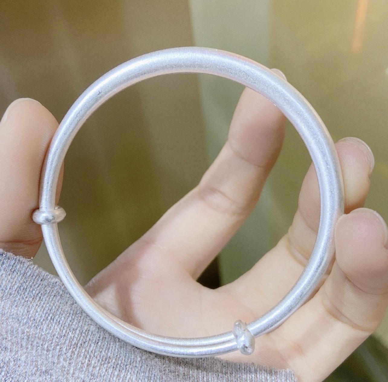 足银手镯 足银999.9足银手镯百搭花蕊蝴蝶实心推拉网红气质