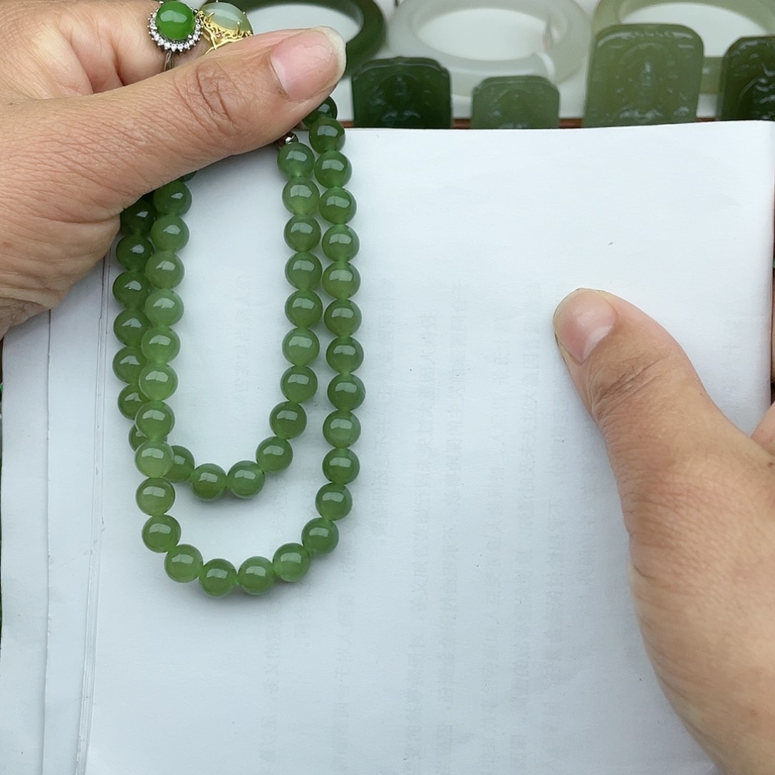 和田玉颈饰未镶嵌