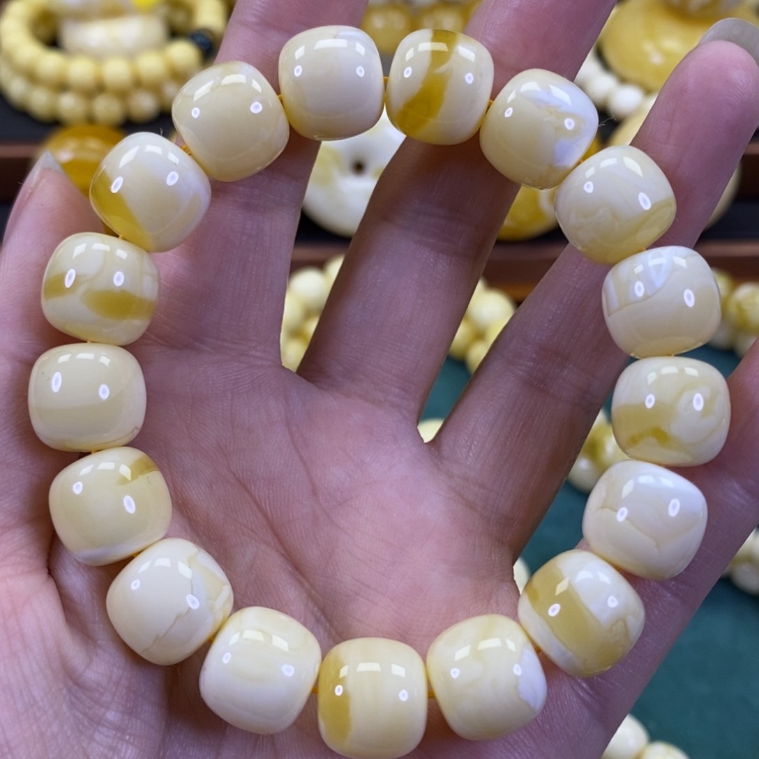 琥珀裸石未镶嵌同料手串