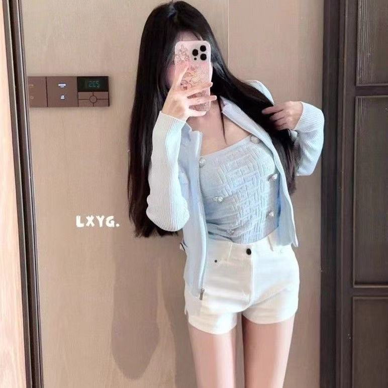 秋冬春季   韩版时尚轻奢名媛 金扣吊带搭配 针织开衫修身显瘦