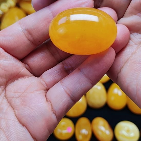 未镶嵌吊坠(赠链)蜜蜡