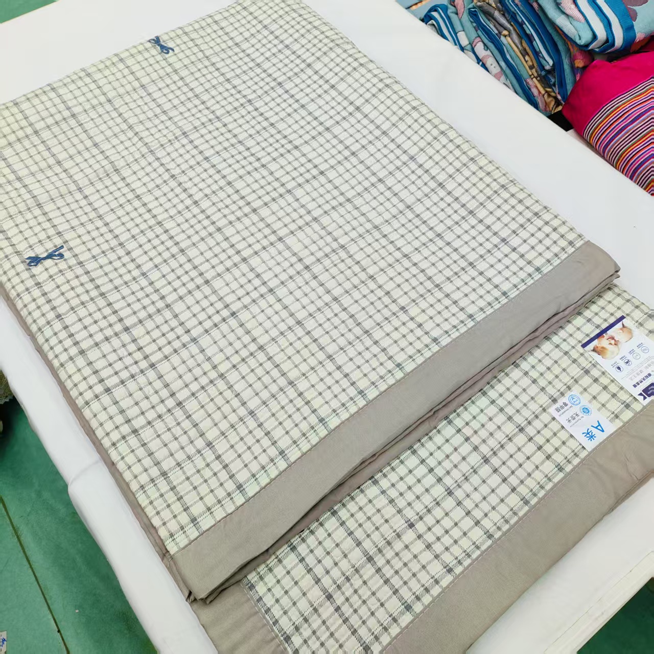 【包边床盖】<蝴蝶结棋盘格>120X220cm<±5cm>绗缝 多功能水洗透气