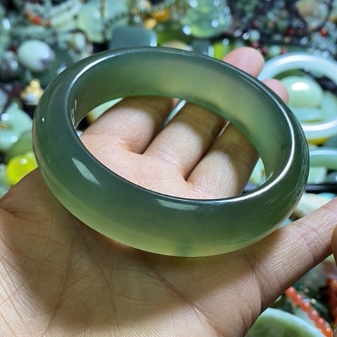 岫玉手镯未镶嵌60口径