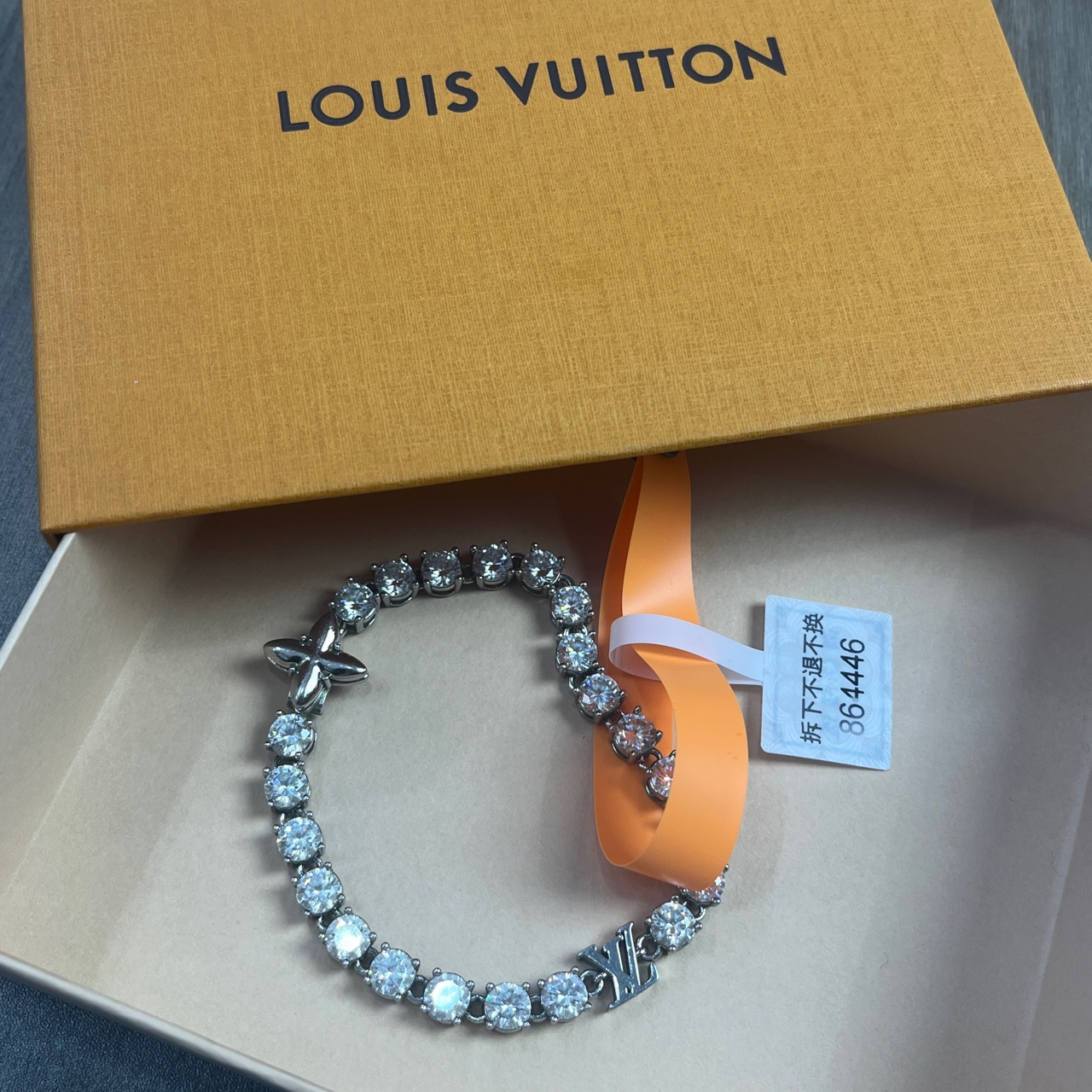 95新 LouisVuitton/路易威登 锆石手链银色