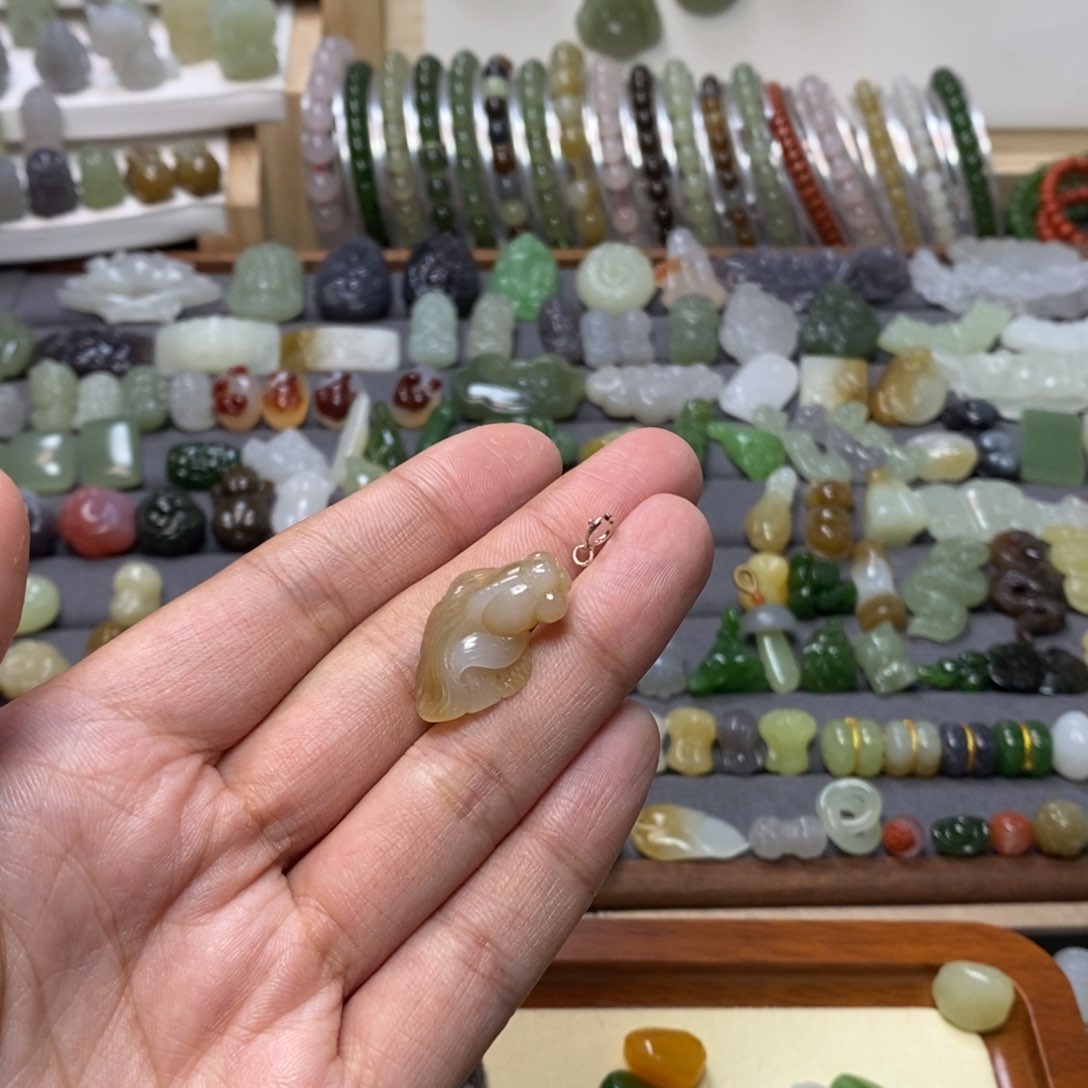 和田玉颈饰未镶嵌S****²订制不退不换