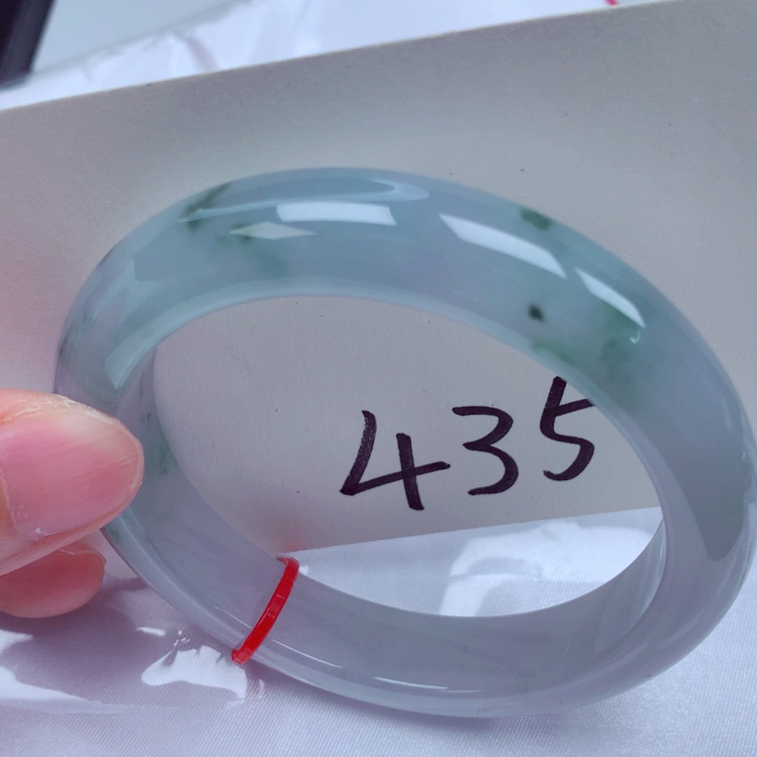 翡翠手镯未镶嵌翡翠