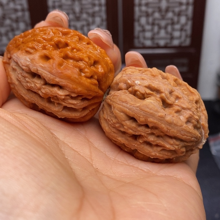 文玩核桃把件核桃112瑕疵有黄