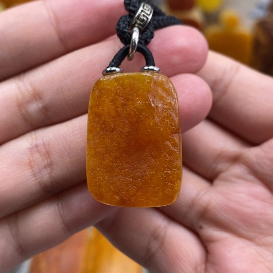 琥珀吊坠(赠链)未镶嵌