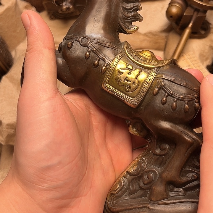 文玩铜器做工精良