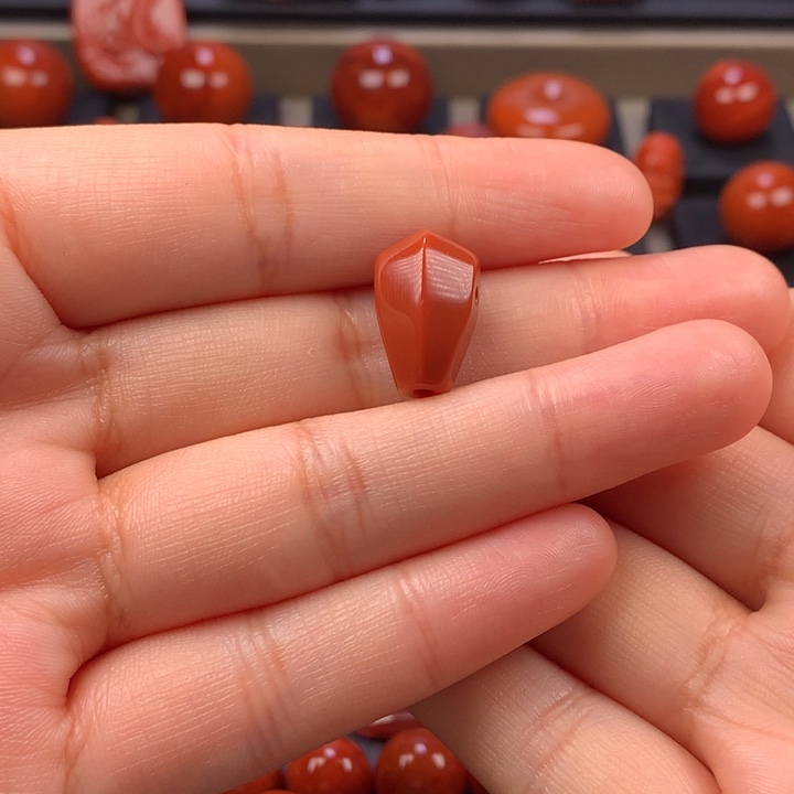 姚***仔南红玛瑙未镶嵌三通10MM+
