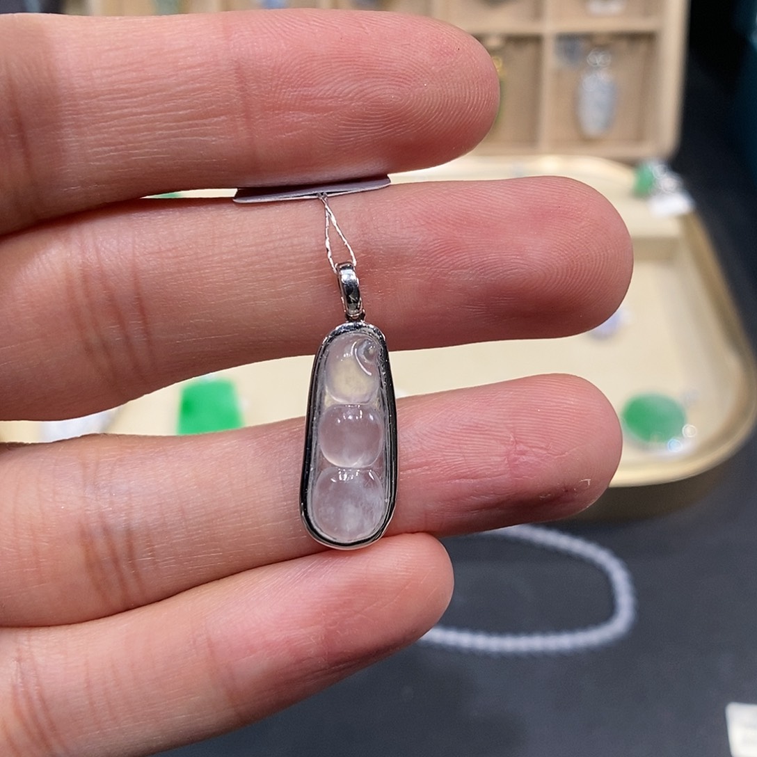 翡翠颈饰18K金镶嵌豆子