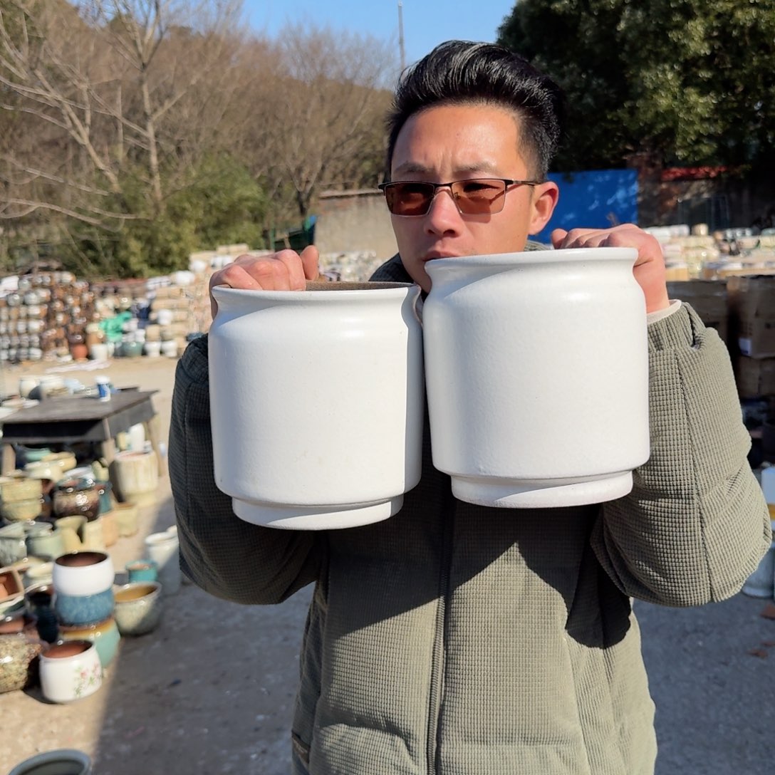 紫砂花盆口18高21（两个直筒白色