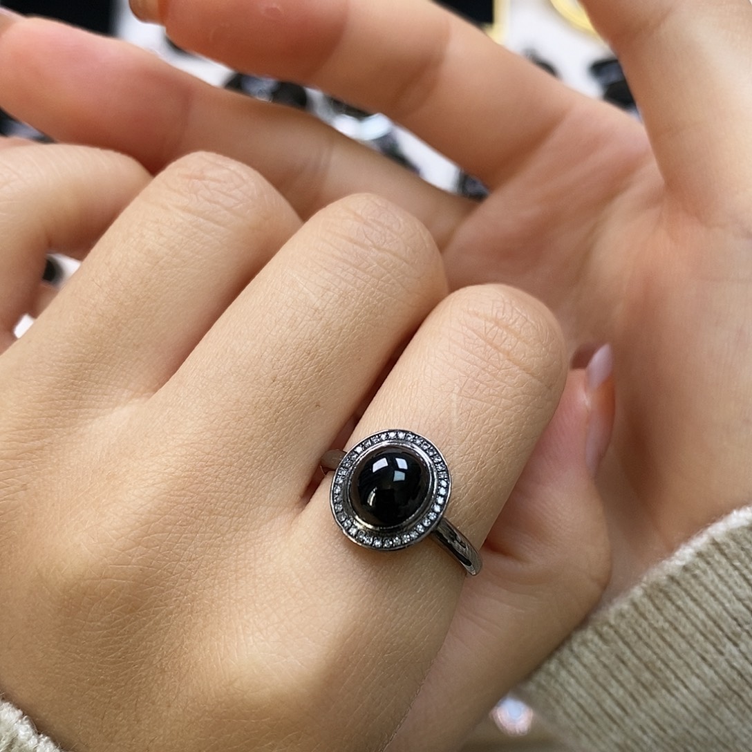 翡翠18K金镶嵌戒指