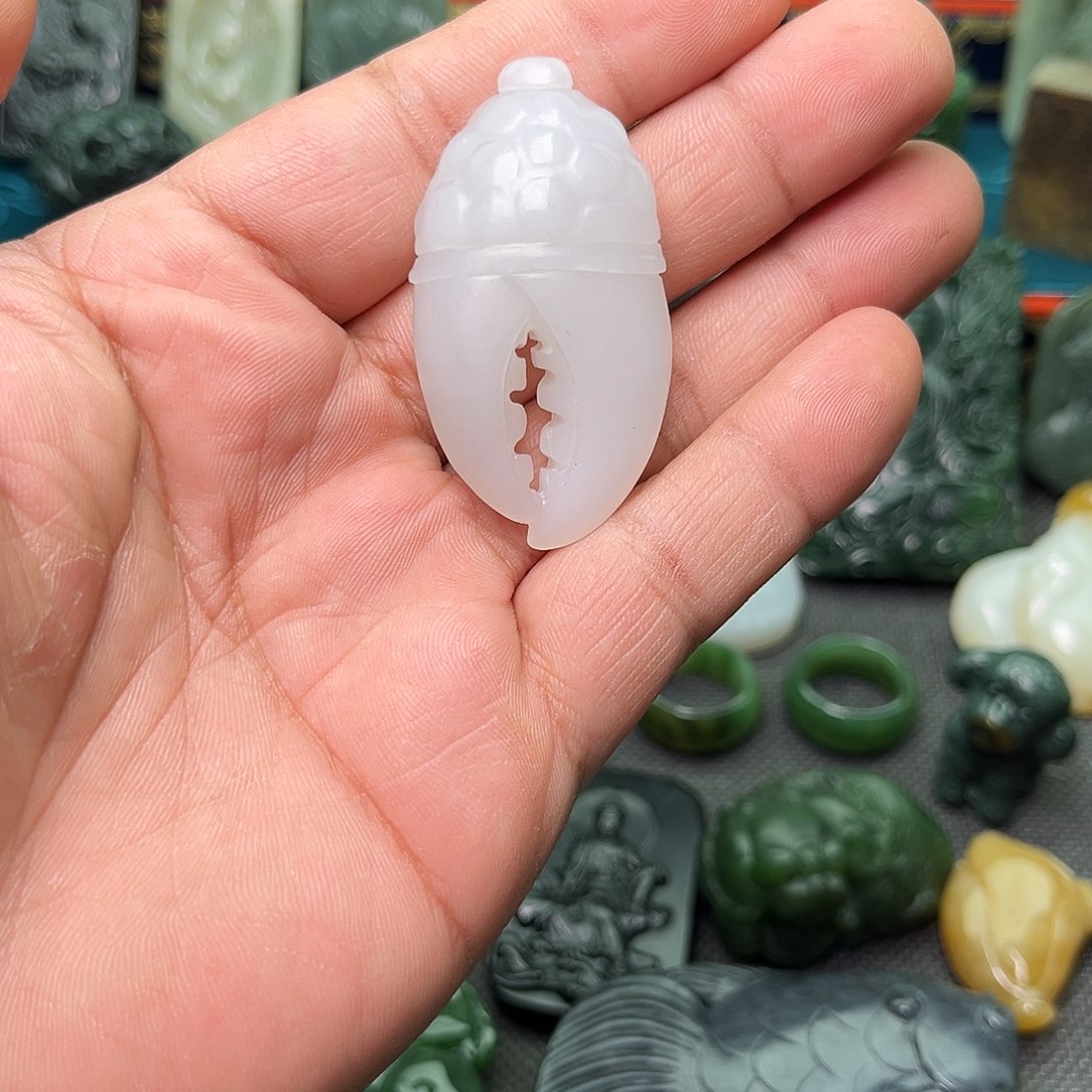 和田玉颈饰未镶嵌