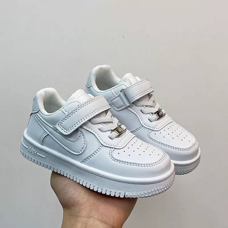 潮牌板鞋儿童板鞋2025秋冬季新款女童运动鞋男童小白鞋子低帮宝宝