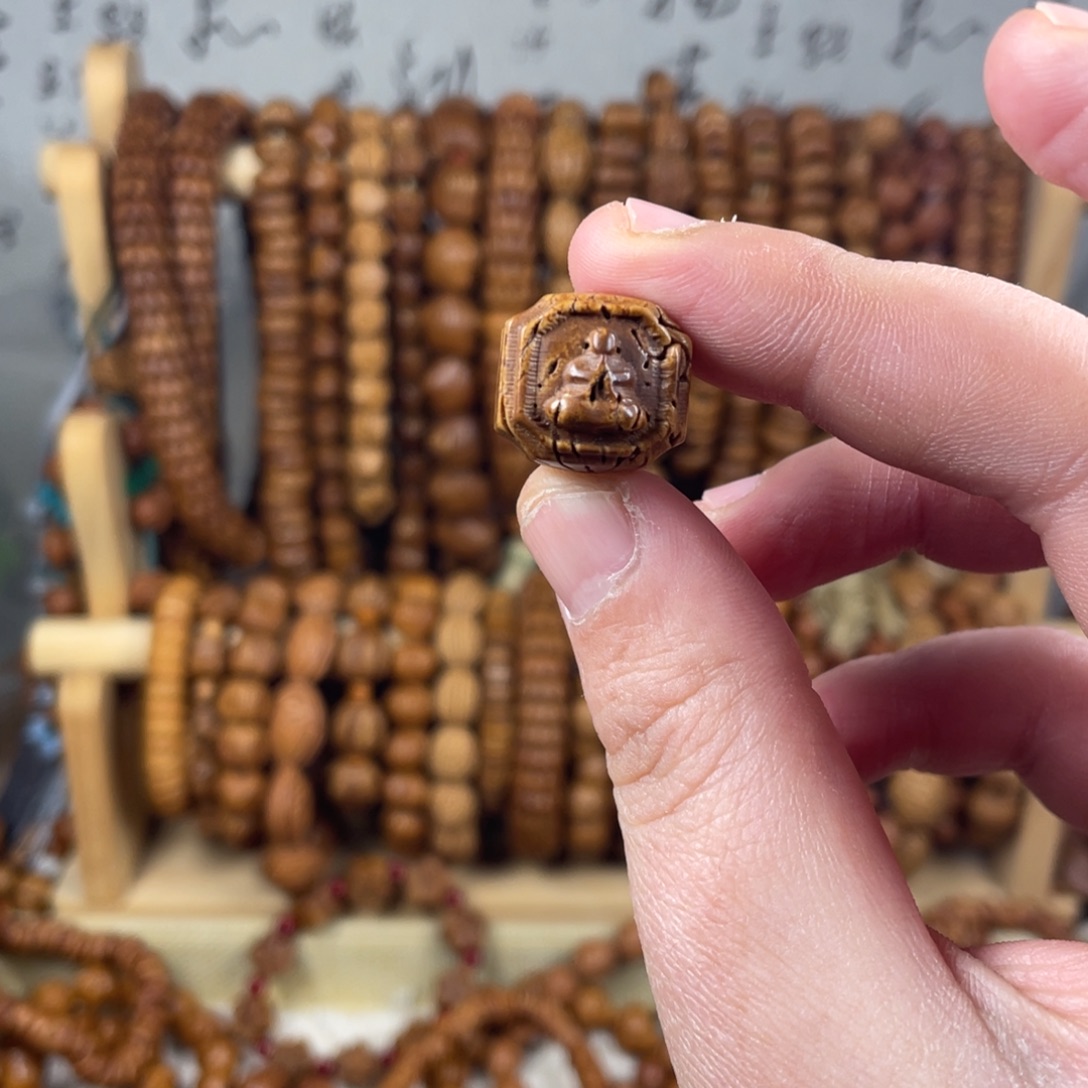 У****核桃木/黑胡桃（胡桃木）