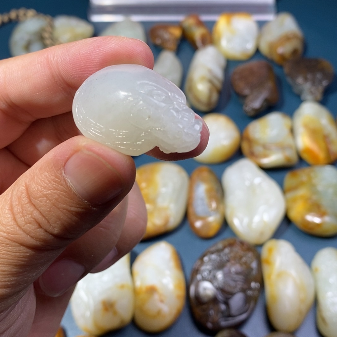 和田玉颈饰未镶嵌