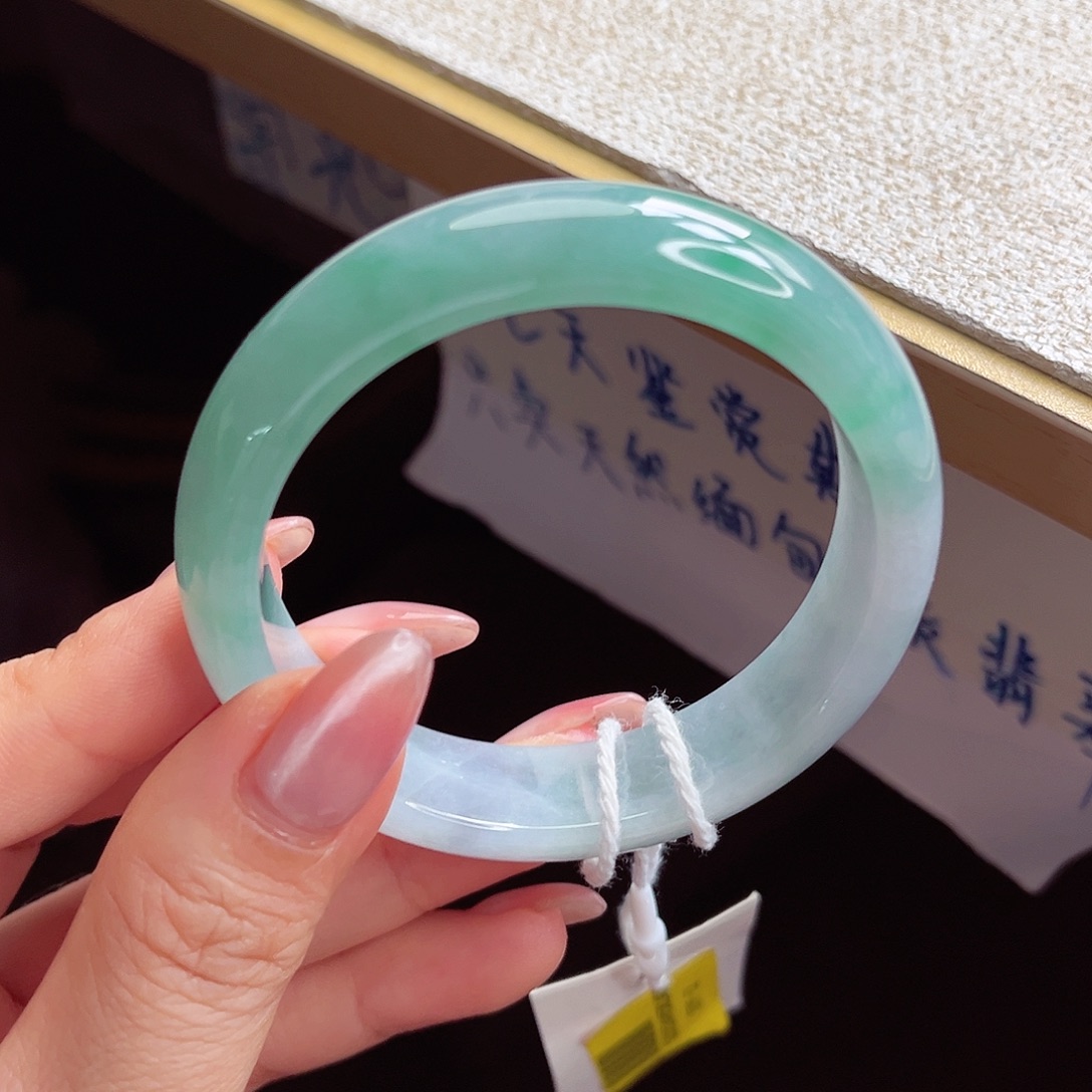 翡翠未镶嵌手镯手镯