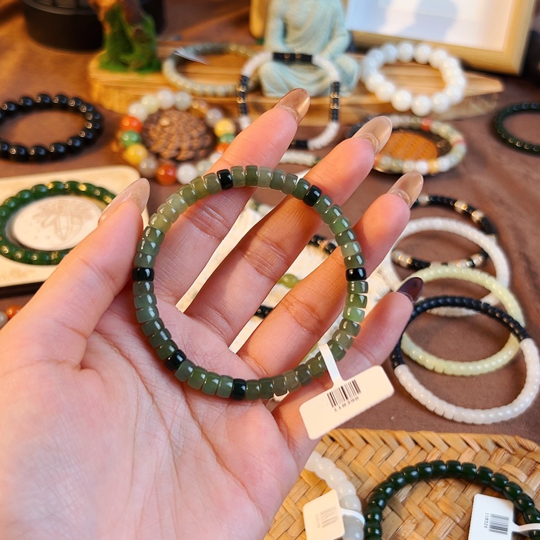 和田玉未镶嵌手串