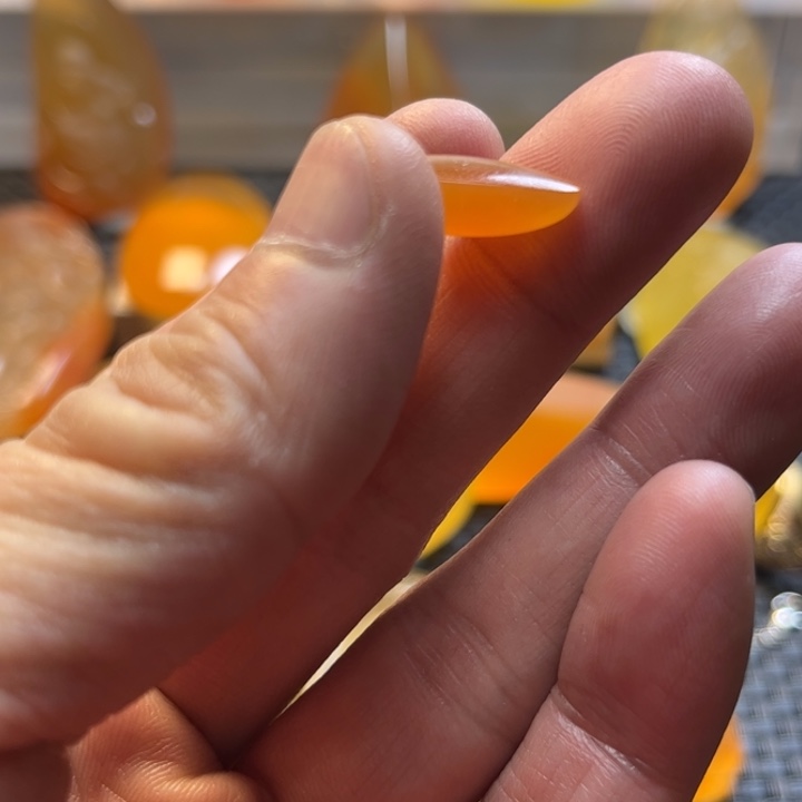 张***哥石英质玉未镶嵌旦面