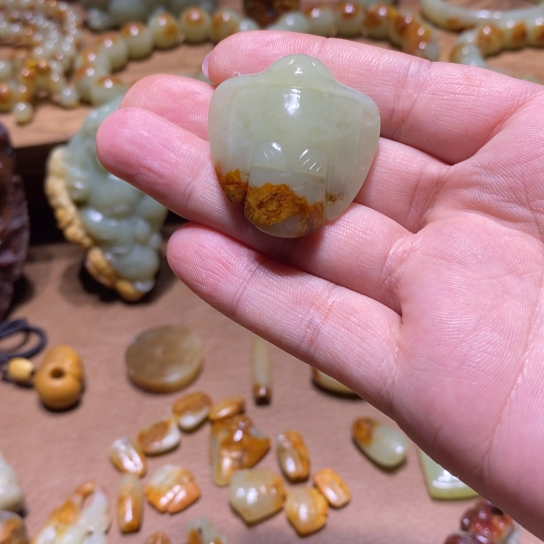 岫岩河磨玉（透闪石质玉）未镶嵌珠宝奇石