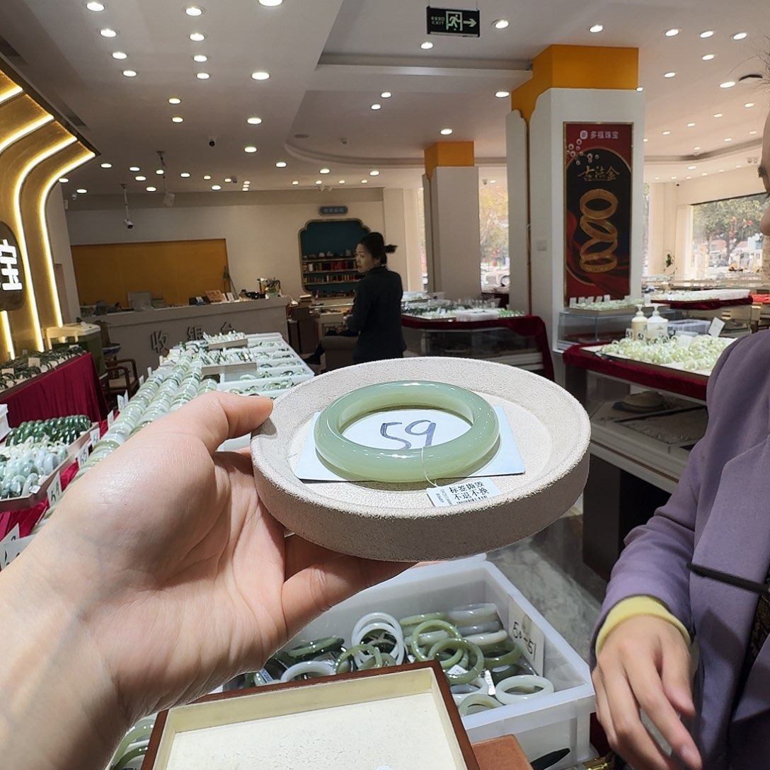 和田玉未镶嵌手镯11