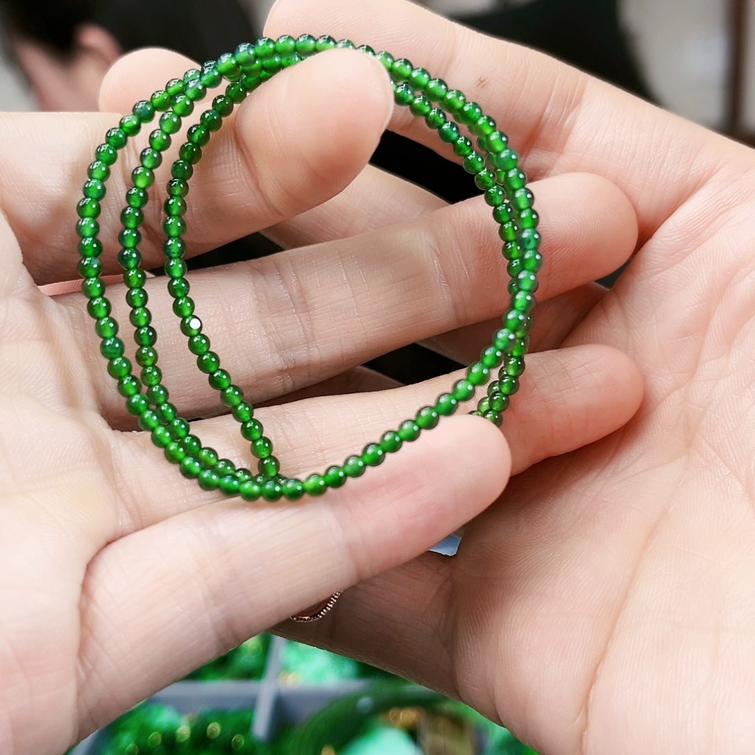 翡翠颈饰未镶嵌项链