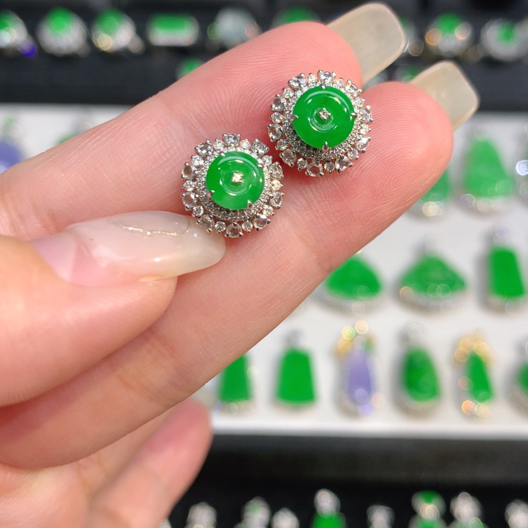 翡翠18K金镶嵌耳饰