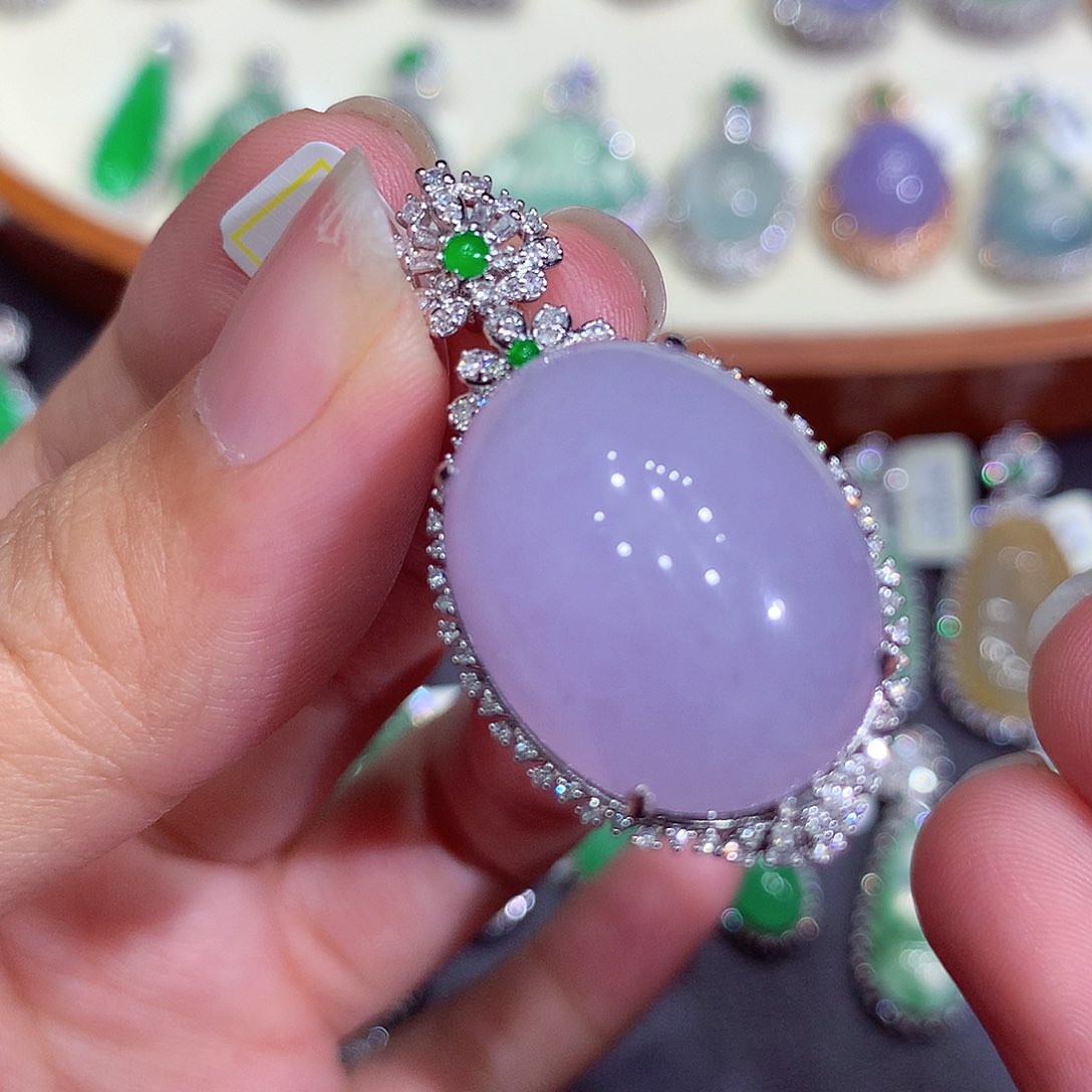 翡翠吊坠(不含链)18K金镶嵌