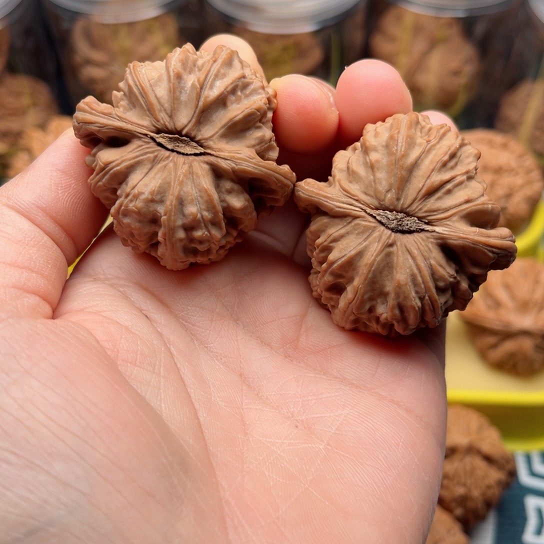 【闪购商品】桃木文玩核桃手把件43白狮子