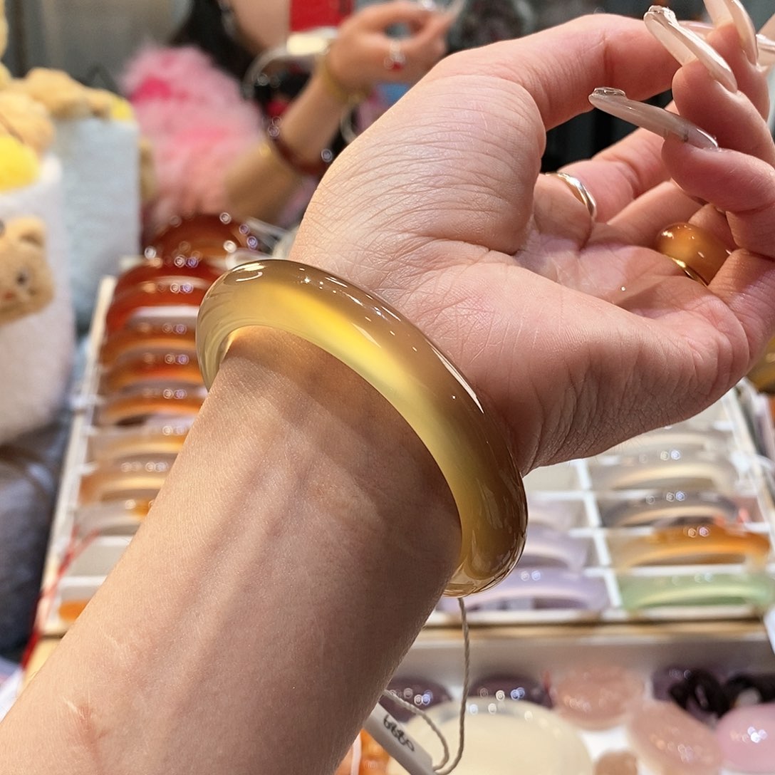 玛瑙/玉髓手镯未镶嵌我**你