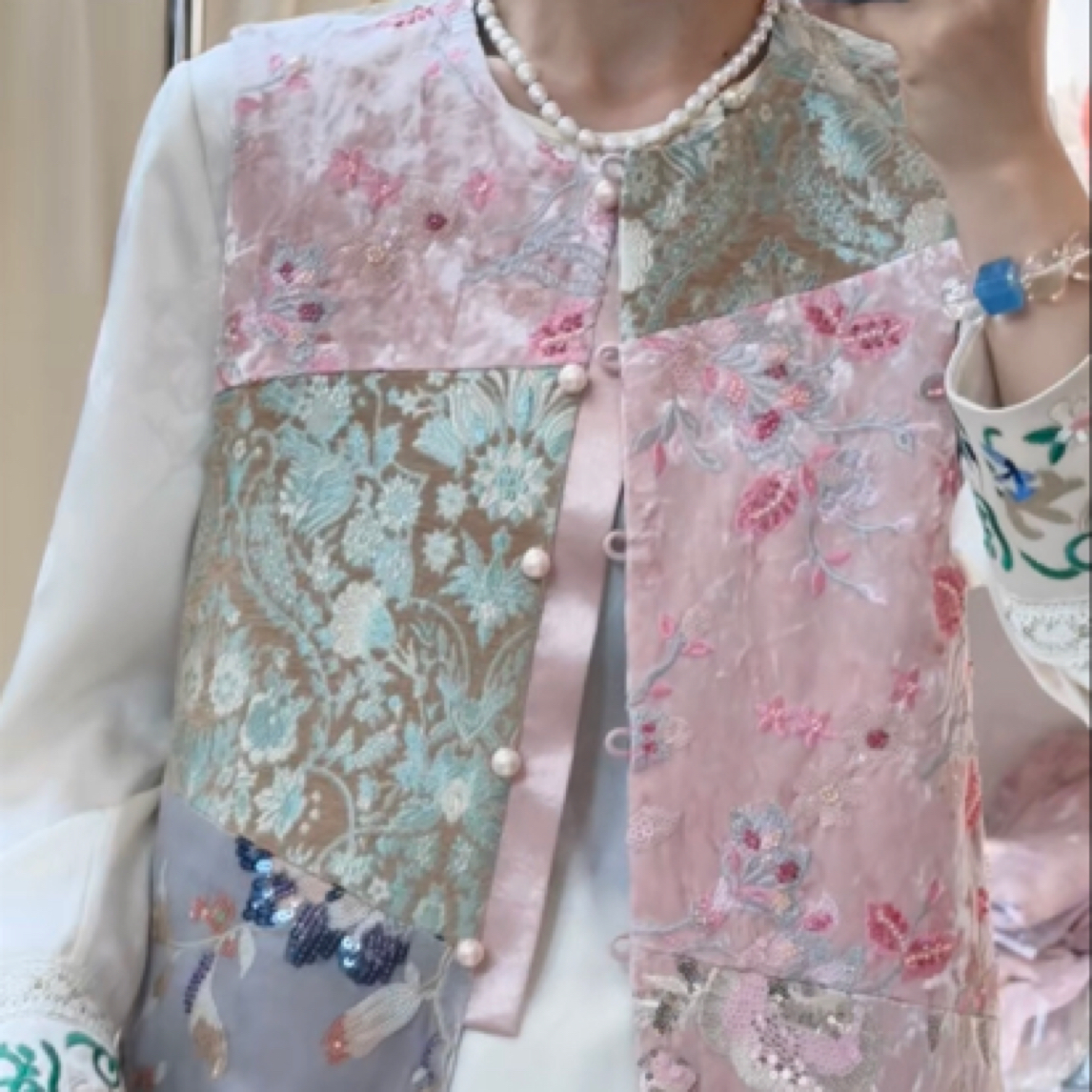 欧若风2025春季新中式时尚唐装提花上衣马甲重工