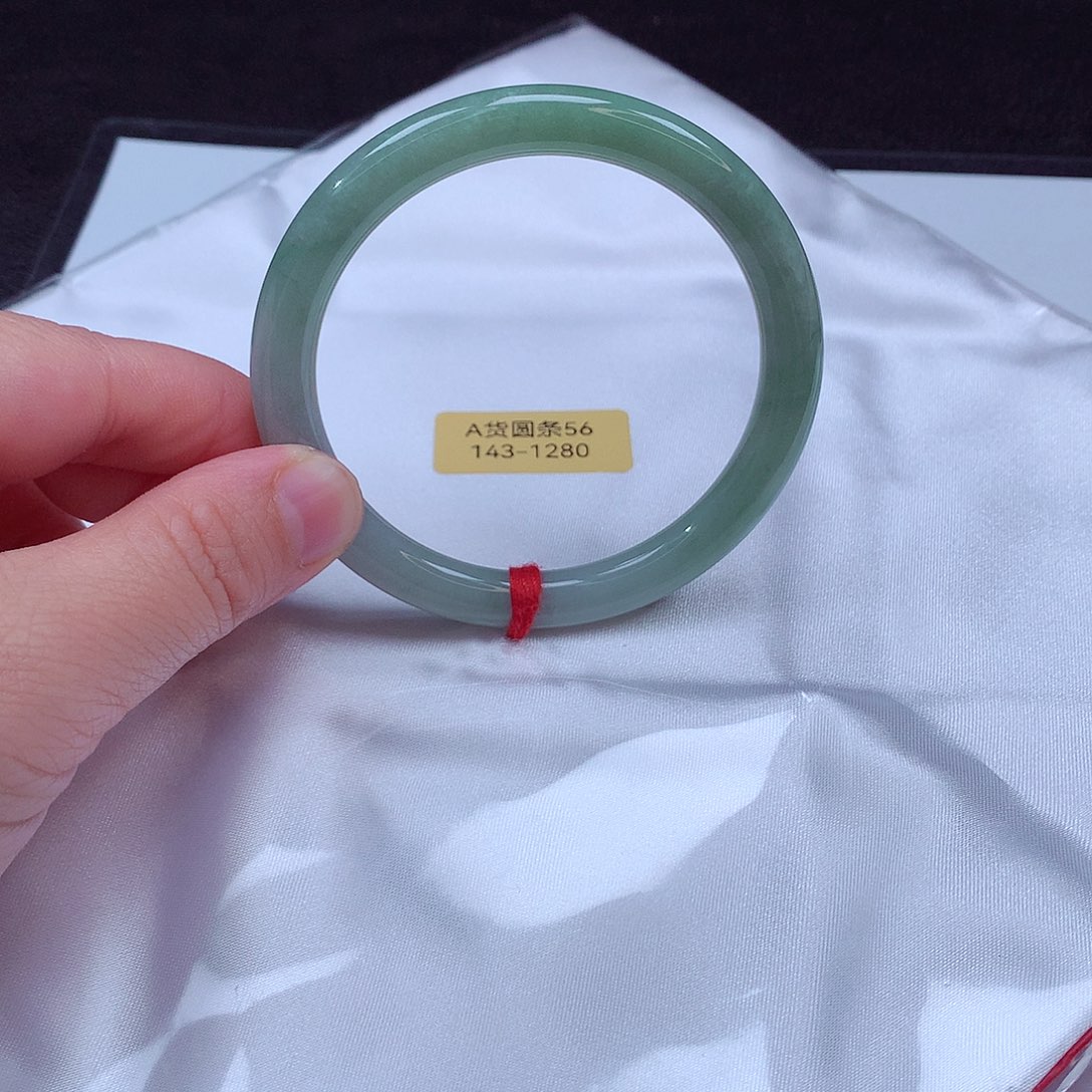 翡翠手镯未镶嵌143号