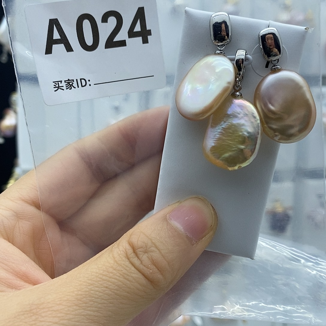 颈饰淡水珍珠钛钢